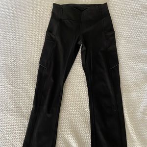 Black cropped lululemon leggings